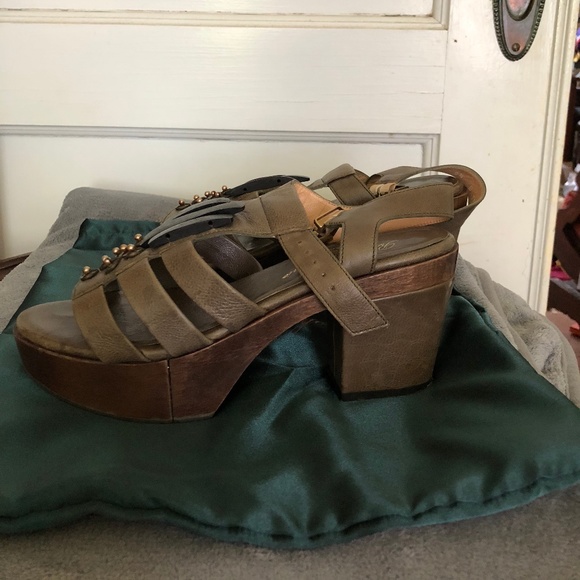 Robert Clergerie "PISE " OLIVE SANDALS 8.5 M WOOD - Picture 6 of 8